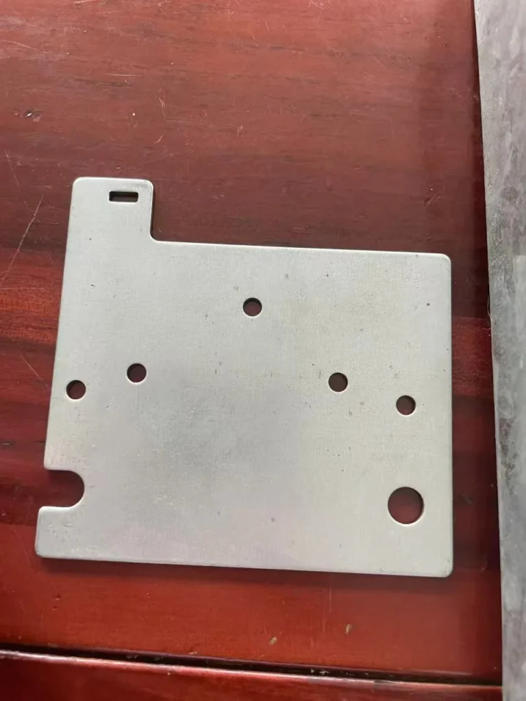 Hot-dip galvanized steel surface with zero spangle smooth finish