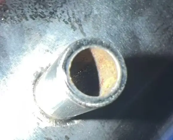 Why does 304 stainless steel rust — tube bore cross section showing corrosion